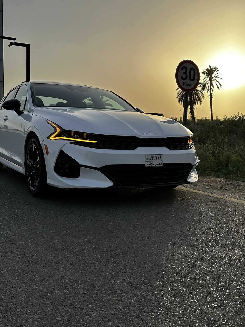 للبيع
Kia K5 GT-Line موديل 2024
وارد أمريكي 🇺🇸
لون أبيض لؤلؤي
مواصفات GT-Line الرياضية
السيارة كلين تايتل 

المواصفات:
• محرك 1.6 Turbo
• نظام GT-Line الرياضي
• شاشة لمس كبيرة + Apple CarPlay / Android Auto
• كاميرا خلفية
• رادار + نظام الحفاظ على المسار
• Blind Spot (نقطة عمياء)
• تشغيل بصمة + زر تشغيل
• مقاعد جلد
• جناحات رياضية + جنوط أصلية GT-Line
• تحكم ستيرنغ + مثبت سرعة
• السيارة نظيفة وجاهزة للفحص
الموقع السيارة(📍بغداد  السيدية )
للتواصل :***********5
السعر مناسب وقابل للتفاوض للجادين
