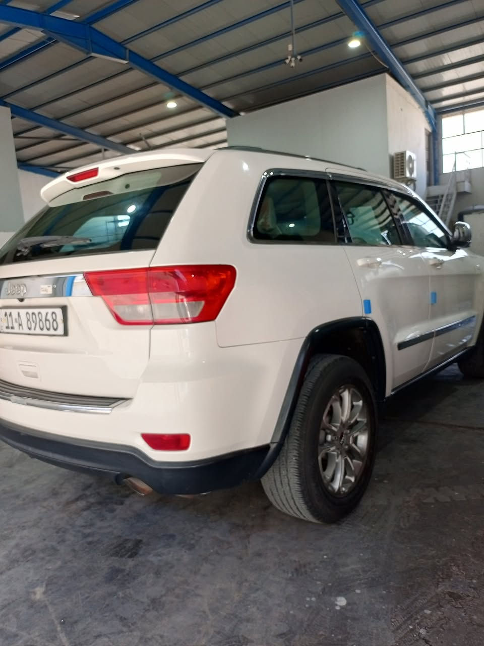 سلام عليكم جيب لاريدو رقم بغدادالدولي الجديد موديل ٢٠١٢
مكفوله من الضربه والتبديل
فقط بارد قليل بل جاملغ بل جه العكس السائق
تايرات جدد
صدر جديد خير من الله 
كشن كهرباء
مكينه 6سلندر
فور ويل4×4
قطعتين تبريد
مري شفط
بصمه
بصمه ابواب
ماشيه 124الف كيلو متر حقيقي قابل للزياده 
منظومه زنون
كشنات جلد+دوشمه جديد مشمشي
وضعيات قياده
تحكم ستريرن جهتين
سياره نظيفه مكان السياره بغداد السعر180 بيه مجال للشراي 
متواجد عل اتصال ***********
