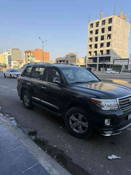 لاندكروز 2014 اصل تكمه وسنويه 

بريم اصل فول داخل قرميدي 

رقم بغداد انكليزي سنويه وهزه ورقم كله جديد 

مكينه ٦ سلندر 4000 ما مفتوحه بشرط 

سياره جديده بمعنى الكلمه 

بيه صبغ جاملغ خلفي فقط 

وبيه بارد مكانين

والباقي كفاله عامه 

جاهزه من كلشي كير مكينه حداديه تخم تاير تبريد تدفئه 

كله بشرط ماشيه ١٨٠ الف حقيقي 

السعر ٣١٨ وبيه مجال كلش بسيط 

اي استفسار اني حاضر ***********
