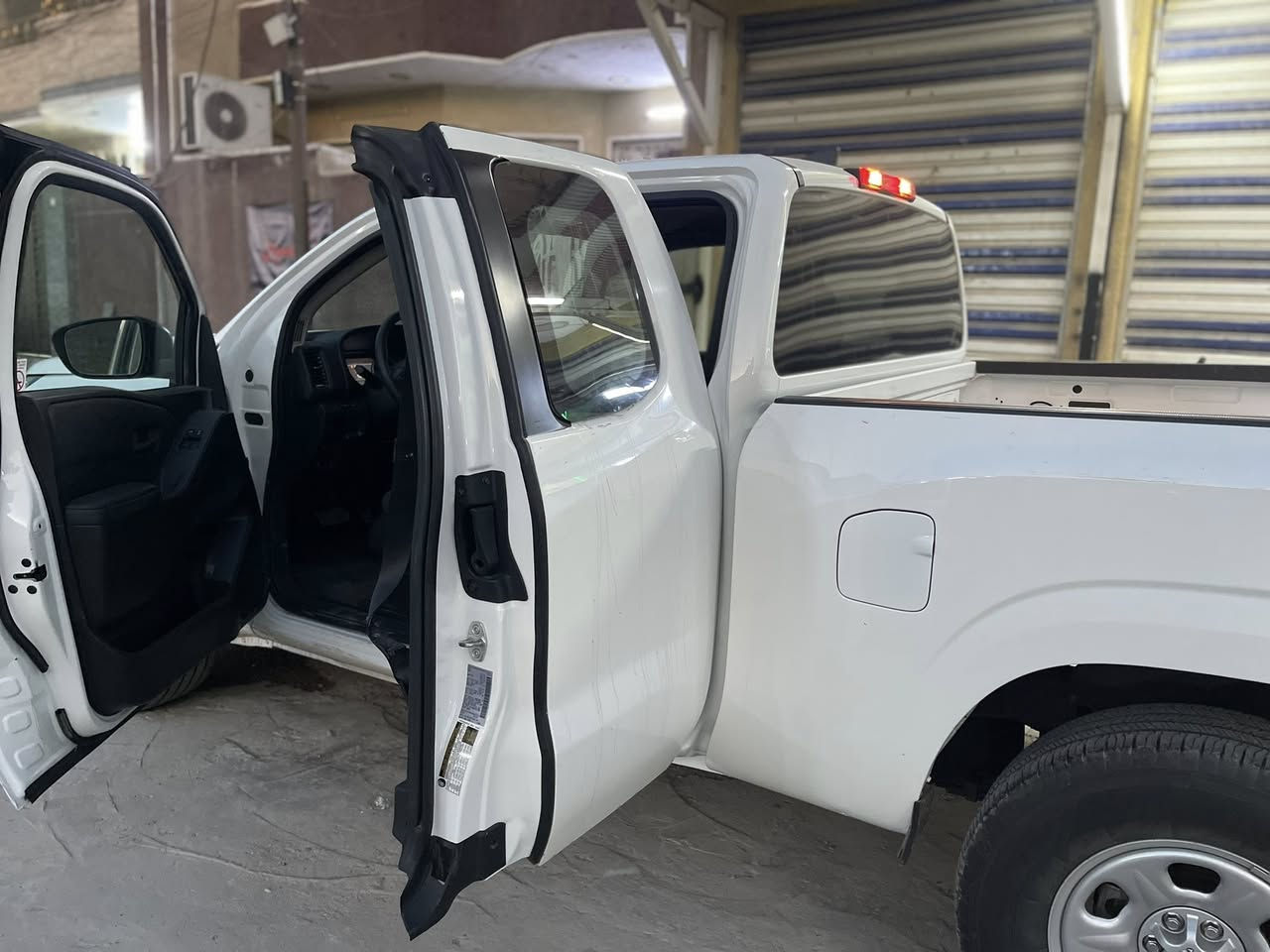 سلام عليكم 
نيسان فونتير 2023
قماره وربع بصمه رقم ربيل تحويل ثاني يوم
حادثه موضح بل صوره جاملغ وبنيد بدون ايرباك
مكينه 6 سلندر ماشيه قليل جاهزه من كلشي
مكان بغداد ***********
السعر 175
