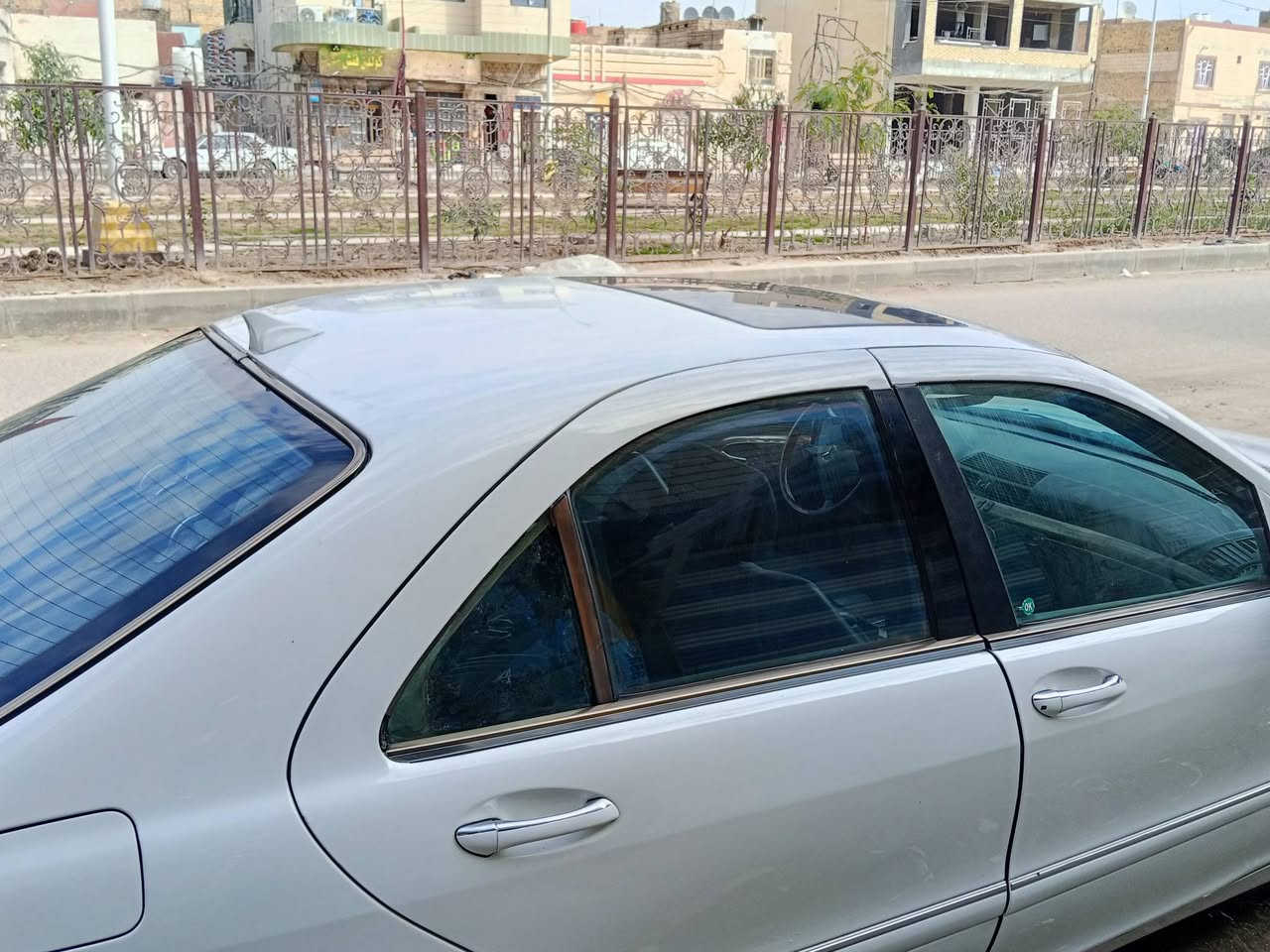 مارسدس غواصه رقم بغداد محرك والكير والفرفه الداخليه حاويه والسياره مصبوغة عام جماليه بدون حادث دبلات وليس جوبلس حجم 320S  موديل 2001 سعر 92ورقه رقم الهاتف وات ساب فقط *********** وربي يرزق الجميع بالخير
