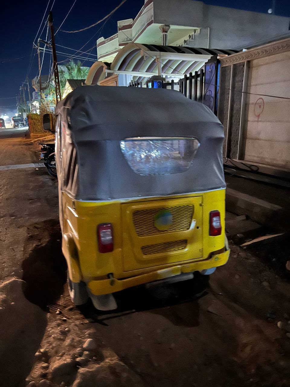 لسلام عليكم تكتك موديل 21 تكتك مكينه وكير وأكسل كله جديد باتري تكتك معمره وكامله وحلوه  تكتك يرادلهة تعمير بس كشر تكتك كامله عده الكشر واتكفل سرقه لان التكتك موجود بس نص من الرقم شاصي اني أتكفل سرقه وعشاير رقمي *********** السعر 4ملايين وبيهة مجال
