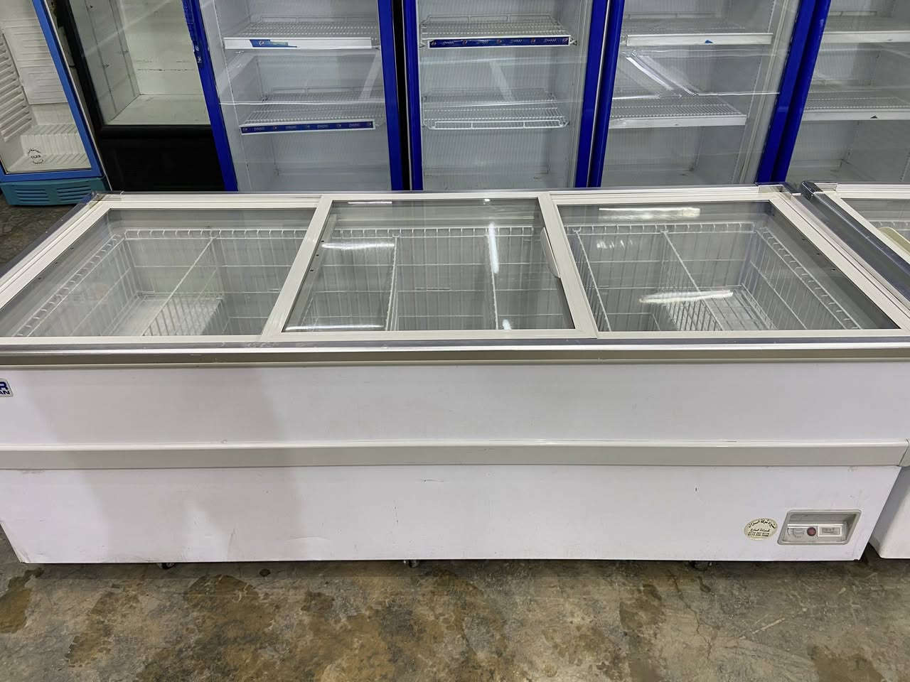 البيع الشراي يتصل مجمده قطعتين مستعملاه شهر فقط مكاني بغداد العبيدي ابشرط ضمان تركي اصلي ابو حاسبه ***********
