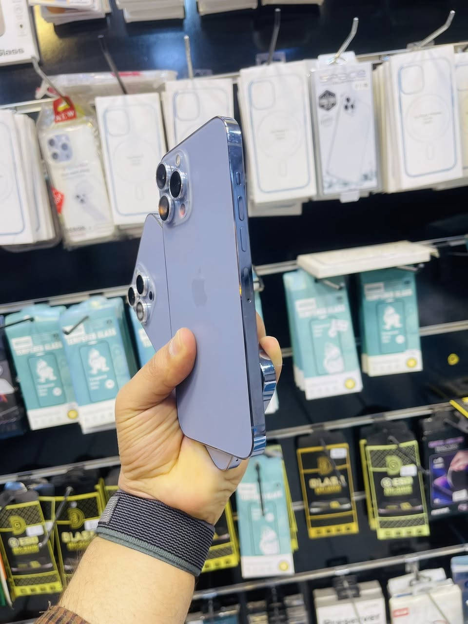 السلام عليكم 🫡
للبيع قطعتين iPhone 13 pro max 
الاول …….
ذاكره 256 
بطاريه 79‎%‎ فول ب الشحن
نموذج M 
لون بحري نضافه 99‎%‎ 
الجهاز كله شغال وضع شركه كلشي ممبدل بيه وكله شغال السعر قفل 530 الف 

الثاني …..
ذاكره 256 
بطاريه 77‎%‎ فول ب الشحن 
نموذج M 
نضافه 99‎%‎ لون بحري 
الجهاز كله شغال ومابيه اي خلل فقط مبدل كامره اصليه الباقي بلادي وضع شركه وكله شغال مابيه خلل السعر قفل 490 الف من الاخير قفل 
الاجهزه فول ثنينهن واسعارهم ثابته مكاني بغداد مدينه الصدر مركز النور للموبايل رقمي ***********
