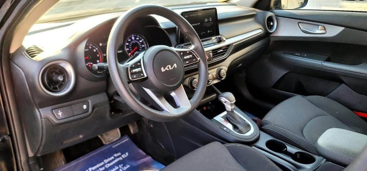 السلام عليكم
سيارة كيا فورتي 2024
محجوزة تدخل رقم مؤسسة الشهداء 
السعر 125 وبيها مجال 
للاستفسار اكثر الاتصال علئ 
***********
