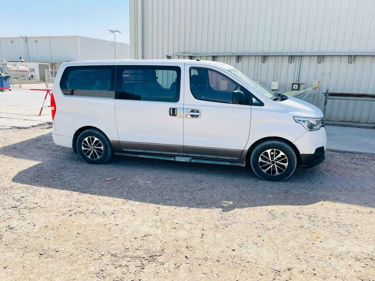 سلام عليكم ستاركس 2019 معالايه 2023   بيه جاملغ خلفي مبدأل وثاني  صبغ سايره جديده  مفتوحه سياره حلوه تخم تايرات نضيفه سياره سعر 165 بيه مجال شوي ماني بصره دير  رقم تلفون ***********
