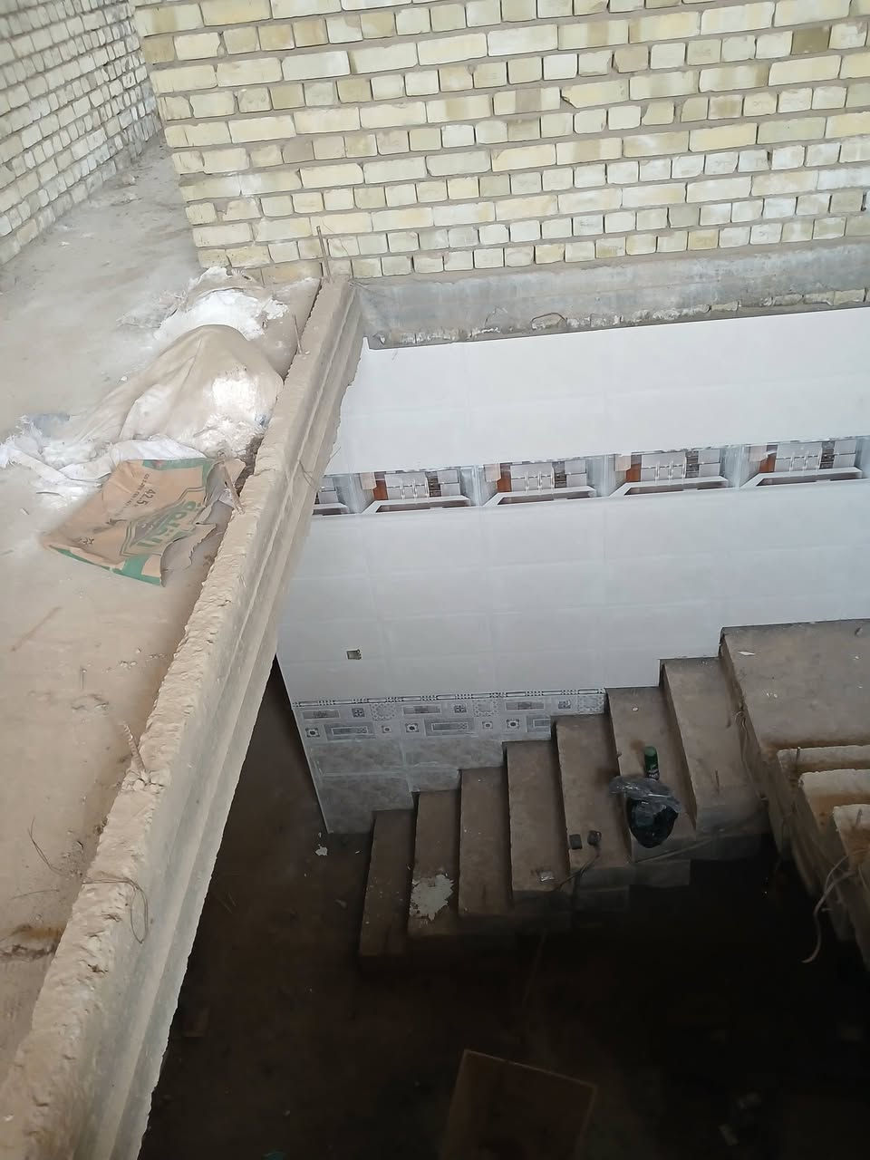 خلفه سيراميك بورسلين مرمر كاشي درجه اولى  ملتزم بالمواعيد بغداد***********
