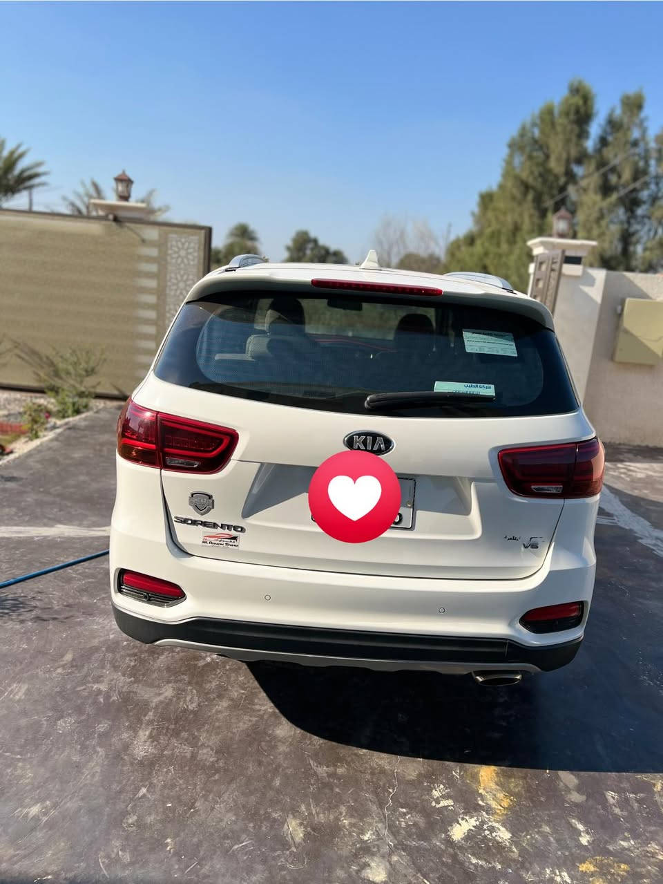 سلام عليكم 
كيا سورنتو 2020 خليجي 
فول موصفات للاخير........ 1/1
مكفولة كفالة عامة 
سقف بانوراما
بصمه أبواب 
بصمه تشغيل 
جنطه كهربائيه 
كشنات جلد  
شاشه 5كامرات وحساسات 
رادرات توقف ذاتي 
6 سلندر 7 راكب 
3 قطع تبريد 
سياره جاهزه عل اخير استخدام شخصي. 

رقم صاحب السيارة 
***********. /مكان سياره بغداد التاجي
