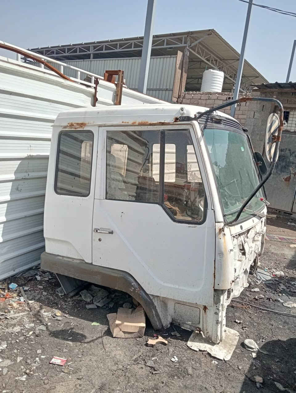 السلام عليكم قماره مال فوسه اثنين للبيع المكان بغداد الهاتف ***********
