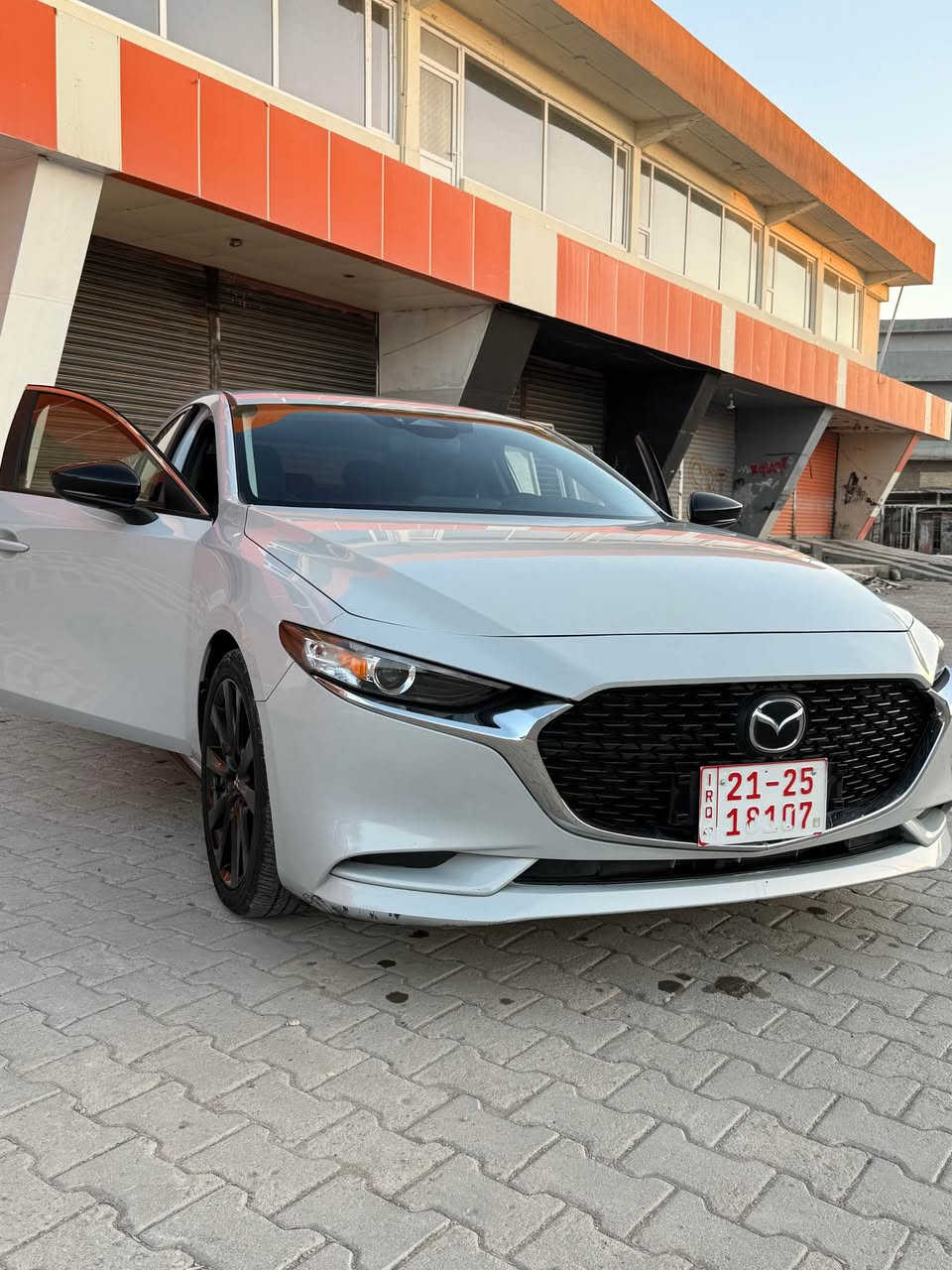 Mazda  zoom 3 SelectSport

اللون :- Smoke Color 

الموديل :-2024

نظام القيادة:- سبورت- اعتيادي

المحرك:- 2.5بدون تيربو

عداد المسافة :-9000 Ml

الضرر فقط بنيد السيارة مبدل مصبوغ

ايرباك:- سستم بلادي كامل بدون اي نقص 

محرك 

المواصفات:- بصمة- رادار امامي وخلفي -كامرة خلفية - لايت زينول امامي بلادي -ويل كروم- كشن جلد -شاشاة داخلية

مكان السيارة :-كركوك

رقم الهاتف :-*********** كركوك, العراق
