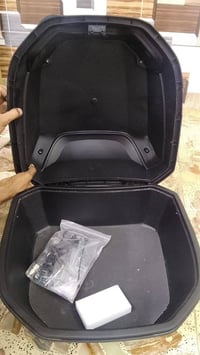 صندوك دراجه للبيع مامستعمل ابد السعر 30مكاني بغداد الشعب 07712105397