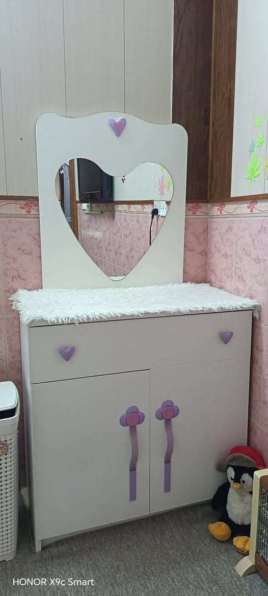 فۆڵۆمان بکەن
هەرچیت هەیە بەزوترین کات بەباشترین نرخ بۆتان ئەفرۆشین
تاقم ژوری منداڵان ماشاللە هەر لۆکە لەکەلارە تورکیە 
 بۆ پەیوەندی ڤایبەر واتساپ ***********
