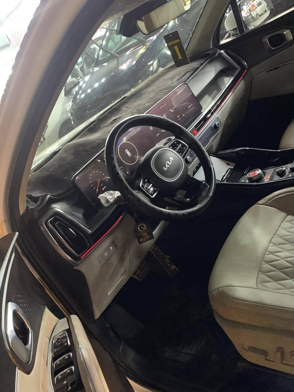 سلام عليكم اخوان سورنتو 2024 للبيع فول عدا بونراما 6سلندر كشنات كهرباء دات شو جنطه كهرباء 7 راكب حساس امامي خلفي بسمي السياره السعر 280 بيها مجال بسيط اتصال ***********
