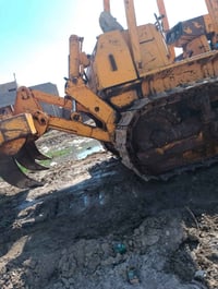 بلدوزر للبيع اتصال على هذا الرقم07713254453