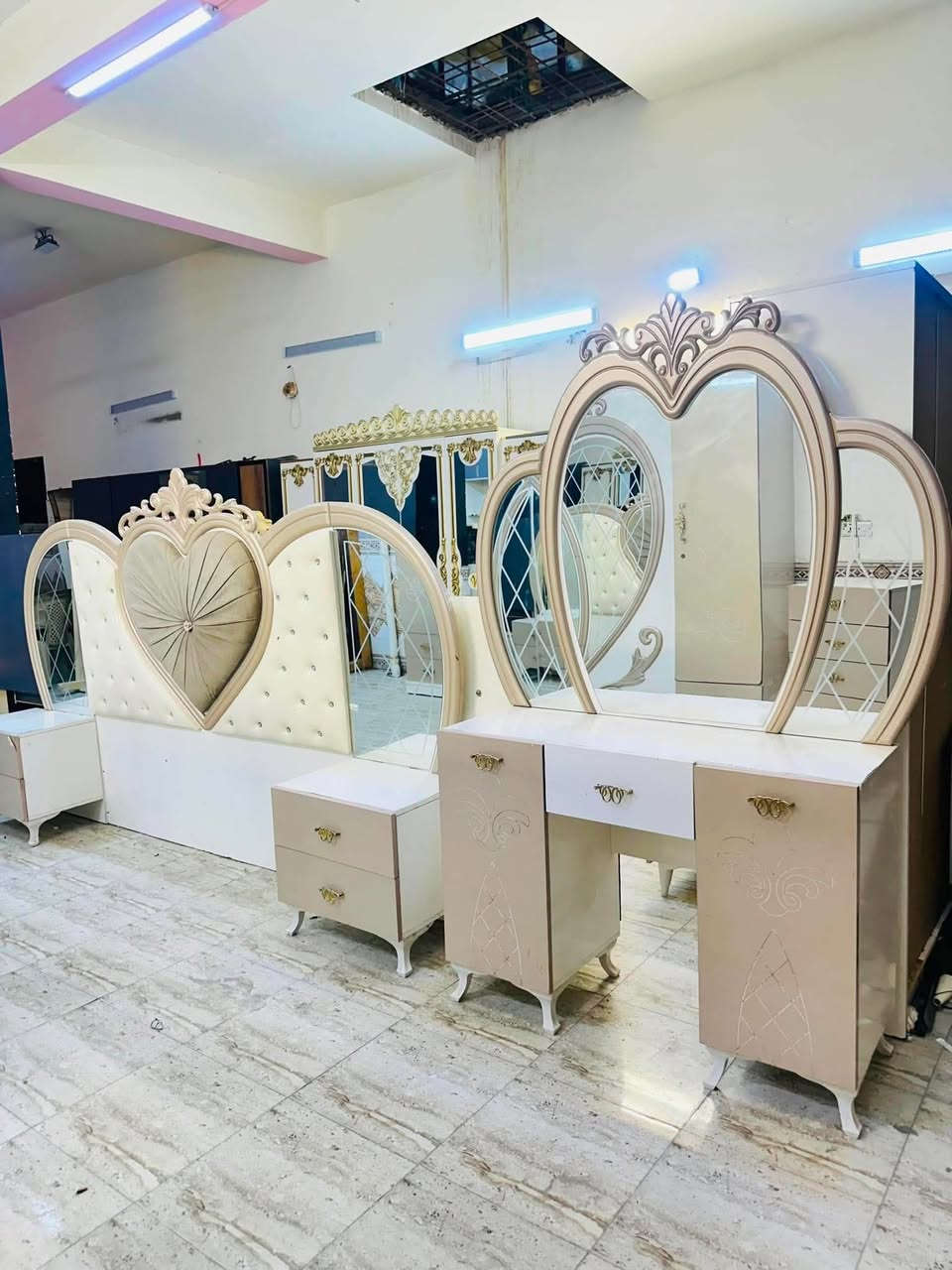 غرفه نوم تركي ٧قطع نظيف فول سعر ٦٠٠ مع شد ونقل داخل بغداد مجاني حجز بساع لحك عليه


**إذا كنت صاحب هذا الإعلان وتريد حذفه لأي سبب، رجاءا أرسل رسالة إلى الدعم الفني**