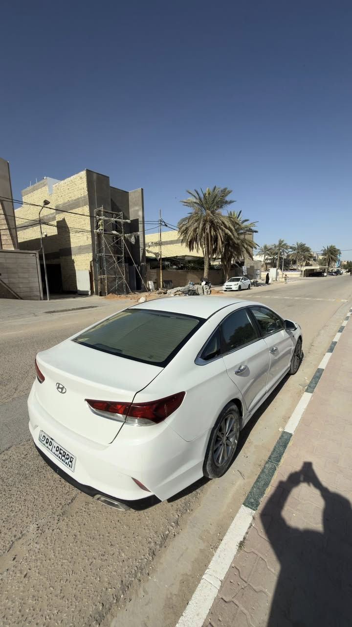 السلام عليك 
للبيع سوناته 2019 
ادوات  متومه طبق الاصل شرط الحاسبه كصه جنطه السياره حلوه وماناقصه شي  نفس مشوفون السياره نظافته كدامكم بيه طخه بالجاملغ الامامي جهت السائق مثل ماموضح 
كير ومكينه خير من الله 
السعر 70 ورقه
 ‭0780 188 8559‬ وتساب فقط
