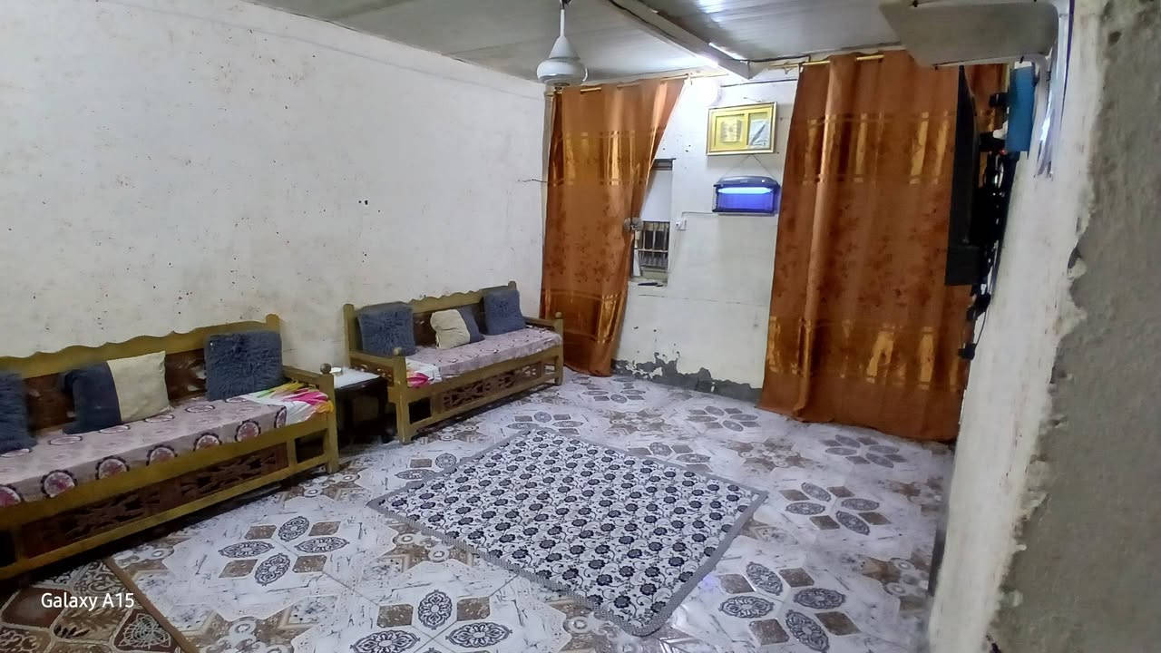 السلام عليكم بيت تجاوز للبيع يطلع مساحته ١٠٠متر 
يحتوي على غرفة نوم وصاله ومطبخ وصحيات وطرمه وترك جانبي عرض متر على طول البيت 
العنوان بغداد الكرخ حي التراث مال المعالف شارع قائد الشمري قرب افران المنتضر 
رايده ب 10مليون 
***********
