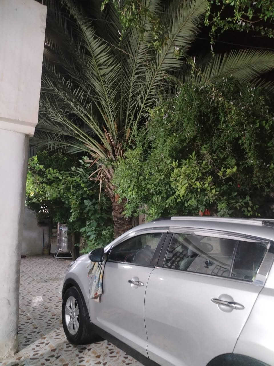 السلام عليكم سبورتج ١٣ بسمي مصبوغه عام جاهزه من كلشي  س 90بيهه مجال هاتف*********** سنويه جديده محرك ٢٤٠٠ دوش
