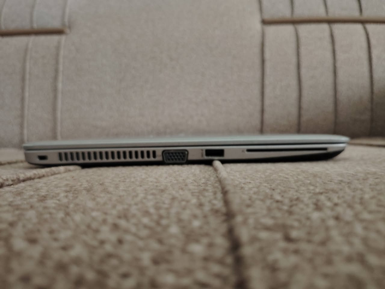 حاسبه Hp للبيع

مواصفاته

AMD PRO A10-8700B  المعالج جيل سادس
RAM G الرام
SSD 256GB + HDD 500GB التخزين
كرت شاشة Radeon R6
بطارية 100
ويندوز 10

للتواصل واتساب ***********

السعر 300 بيها مجال شوي
