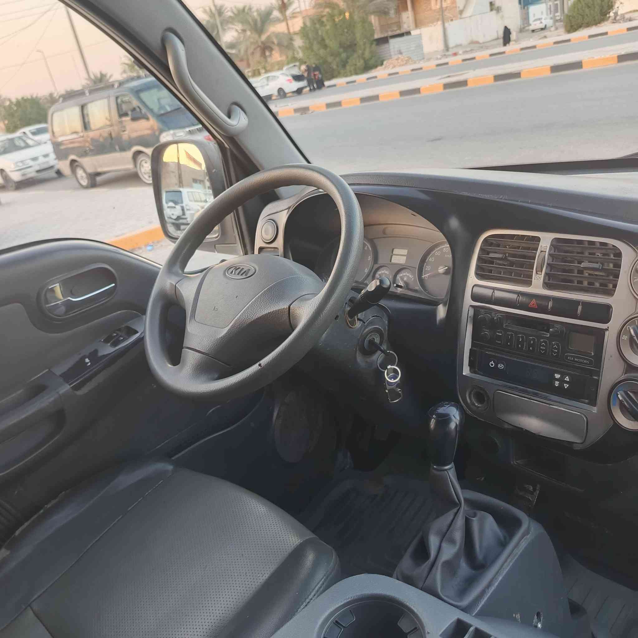 كيه براد 2007 للبيع
محرك  (صوبه أو هيتر )جديد مسكر 3000 توني شاده /امحور بم ونوزل 
السياره محدثه 18 بجم كامل + كشنات 
السياره معمره 
التبريد شغال ينزل 17 الخلفي 
تخم تاير كله جديد
السياره بسمي إنكليزي 
السعر 105 أو بيه مجال بسيط للشراي
***********
