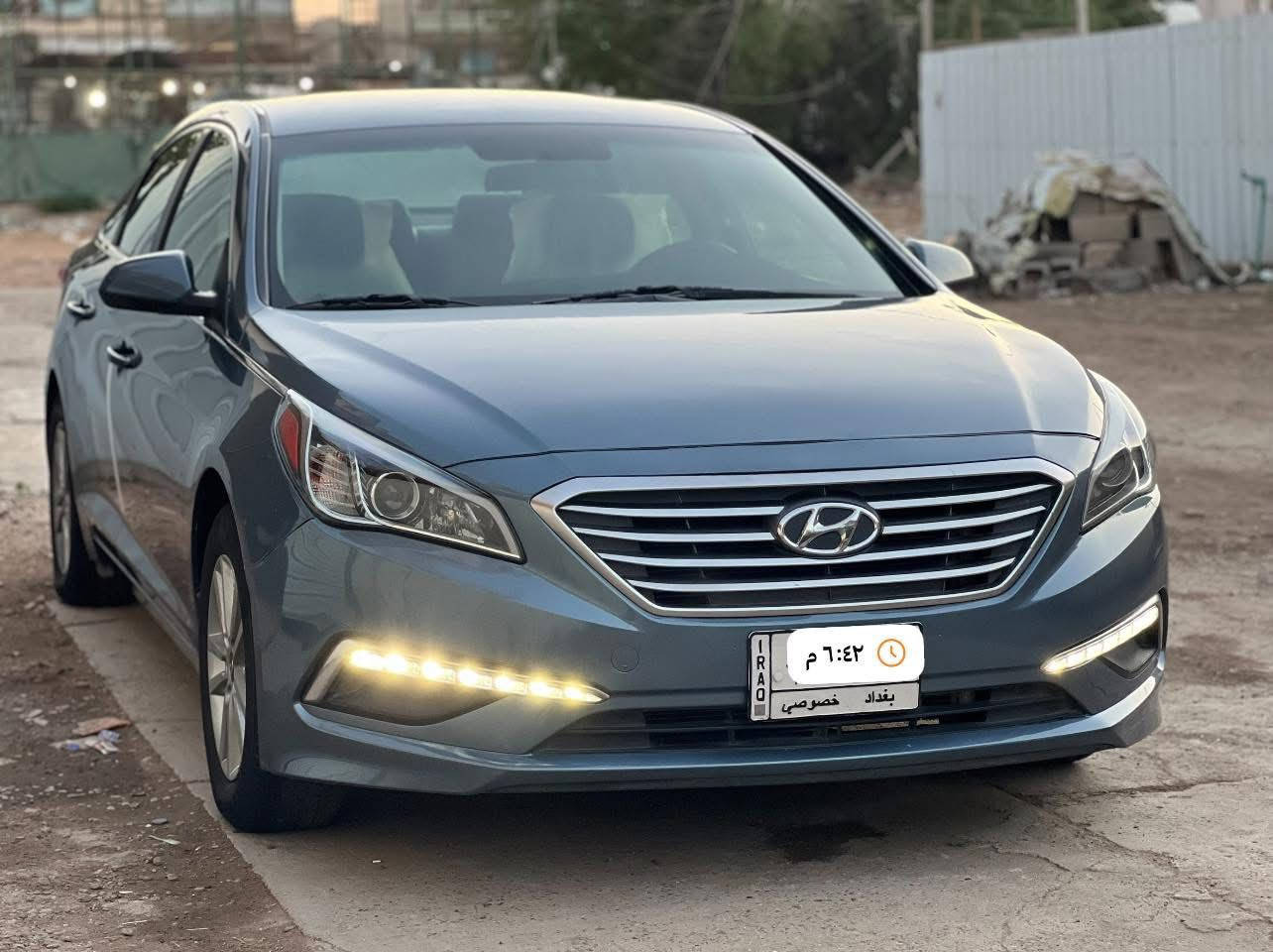 سوناتا ٢٠١٥ وارد امريكي
لون فيروزي 
رقم بغداد الماني سنوية لل٢٧ شرط التحويل

محرك ٢٤٠٠ c1 قوي واقصادي 
مكينة وكير نعمة من الله ناعمة وحلوة شرط الفحص 
صدر كهربائيات كله جاهز 

مواصفات عادية SE
ثلاث وضعيات قيادة 
تحكمات 
كروز سرعة
شاشة وكامرا 
بلوجكتر لد 
ويل ١٦ 
مضللة بنسة ٢٠ ٪؜ يسمح بيهة بلمرور 
داخل بيجي وكشنات مخمل 

حادث جانبي ماواصل لا شاصي ولاكهربائيات
صور الحادث والسونار موضحة بلصور
السيارة بدون ايرباك 
ترايك وين متريد سيارة شبه جاهزة نسبة ٩٥ ٪؜

ماشيه ١٨١ على ايد وحدة صارله ١٠ سنوات 

السعر ١١٥ وبيهة مجال 
مكاني بغداد الدورة الصحة 
***********
