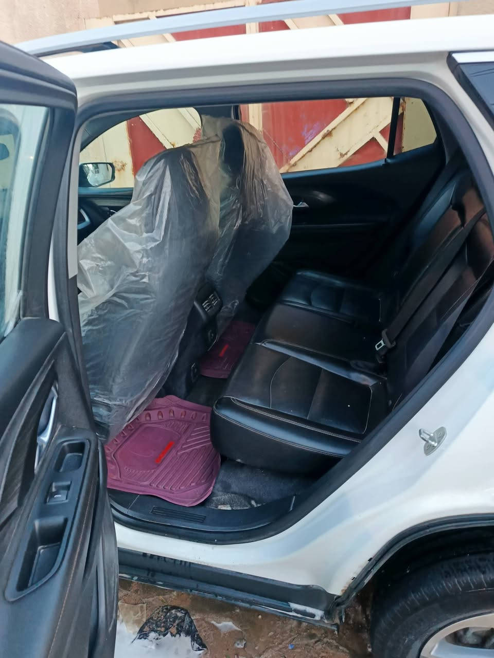 السلام عليكم جمسي تيران 2020 GMC
وارد امريكي 
 مواصفات SLT

{1} محرك 4 سلندر 1500تيربو 

{2} كشنات مخمل  اسود  (اصل)

{3} كاميرا دواره ستيرن

{4} شاشه كبيره (ايباد) للتحكم في ايعازات السياره

{5} تبريد قطعتين امامي خلفي

{6} لايت زنون + كشاف+ حاجب زنون

{7} عداد المسافات 

{8} منافذ USB امامي خلفي

{9} سستم صوت متكامل

{10} تحكم سترين جهتين

{11} نضام ABS مانع انزلاق

{12} كشنات كهرباء

  {13} بصمة 4 باب

{14} فور ويل 

{15} كشنات تدفئة تبريد

 {16}  الكير جيد 

{17}  المحرك اقتصادي جيد 

{27} السيارة ذات قدرة حصانيه قويه 
ملاحظة /فقط جاملغ مصبوغ بامريكا
 يوجد بارد بسيط بالسيارة في الجاملق الخلفي والجنطة. 

السيارة باسمي وتحويل ثاني يوم 

السعر 159

الاتصال على هذا الرقم 
 ***********

‏‪
