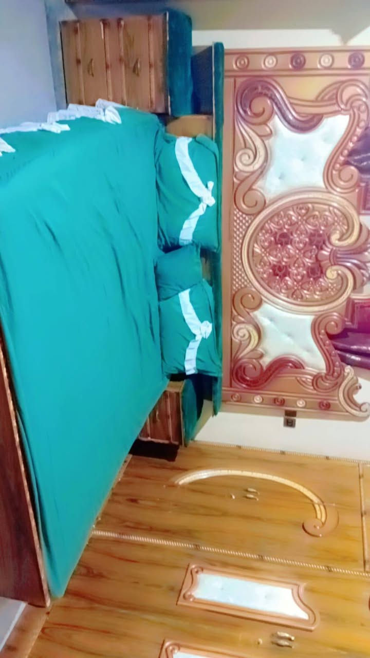 غرفته خشاب مناسبه لتواصل عبر رقم
***********
