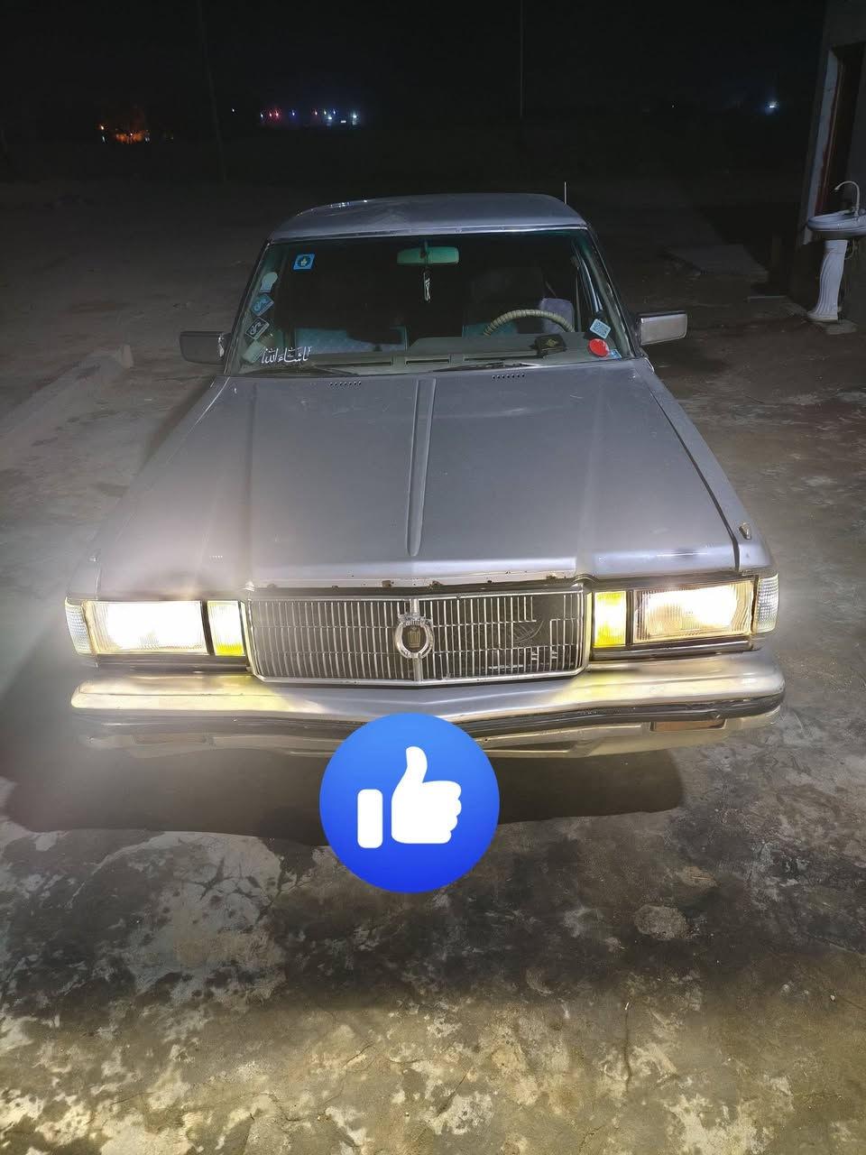 سلام عليكم سياره سوبر لبيع مكينه وكير بلاد مكينه بيه تبخير حداده جديده سياره جاهزه رقم نكليزي  سعره 28 وبيه مجال مكان بصره زبير.     رقم ***********
