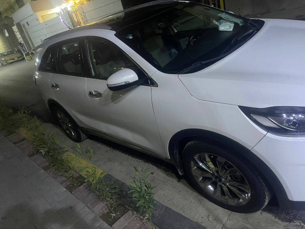 السلام عليكم سورنتو مديل 2018 فول ماشي 100 
رقم صاحب سياره ***********
