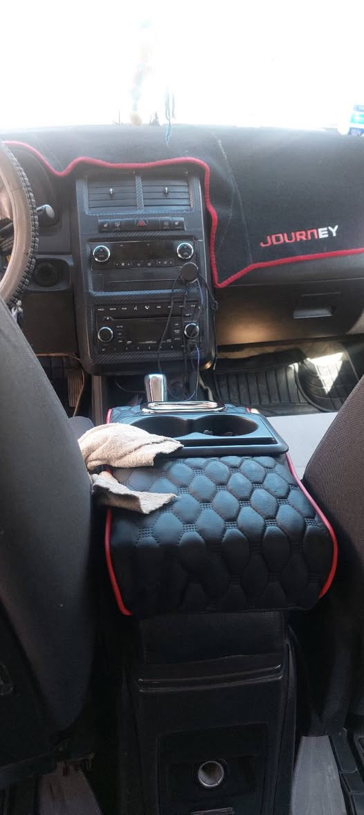 دوج جورني ٢٠٠٩ محرك ٣٥٠٠ رقم بغداد انكليزي فقط صبغ قطعتين بدون تبديل  تبريد شغال السعر ٩٠ وبي مجال بسيط ***********
