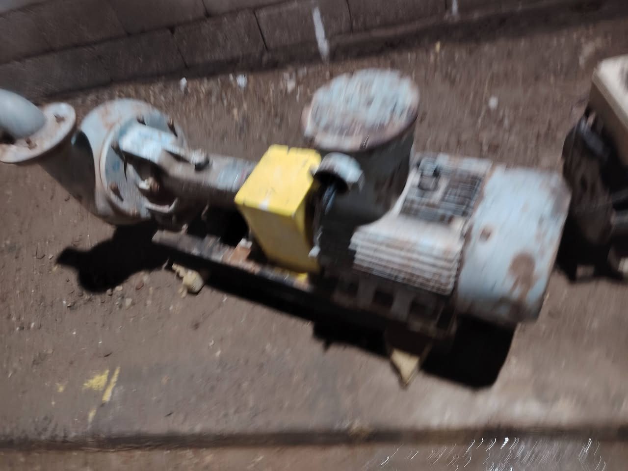 ماطور ٤في٤ ١٥حصان ضقط عالي جبنه مو بكن مسيان قضا علي شرقي ***********
