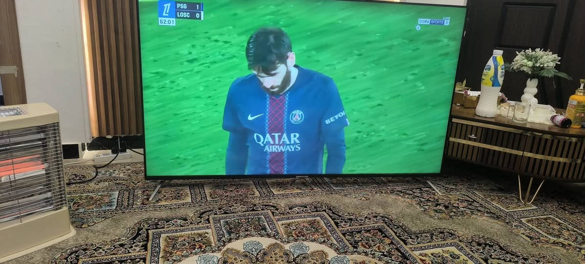 شاشه شينون حجم٦٥ مبدله لدات سعر ٤٠٠ وبيه مجال مكان بغداد اليرموك ه‍ ***********
