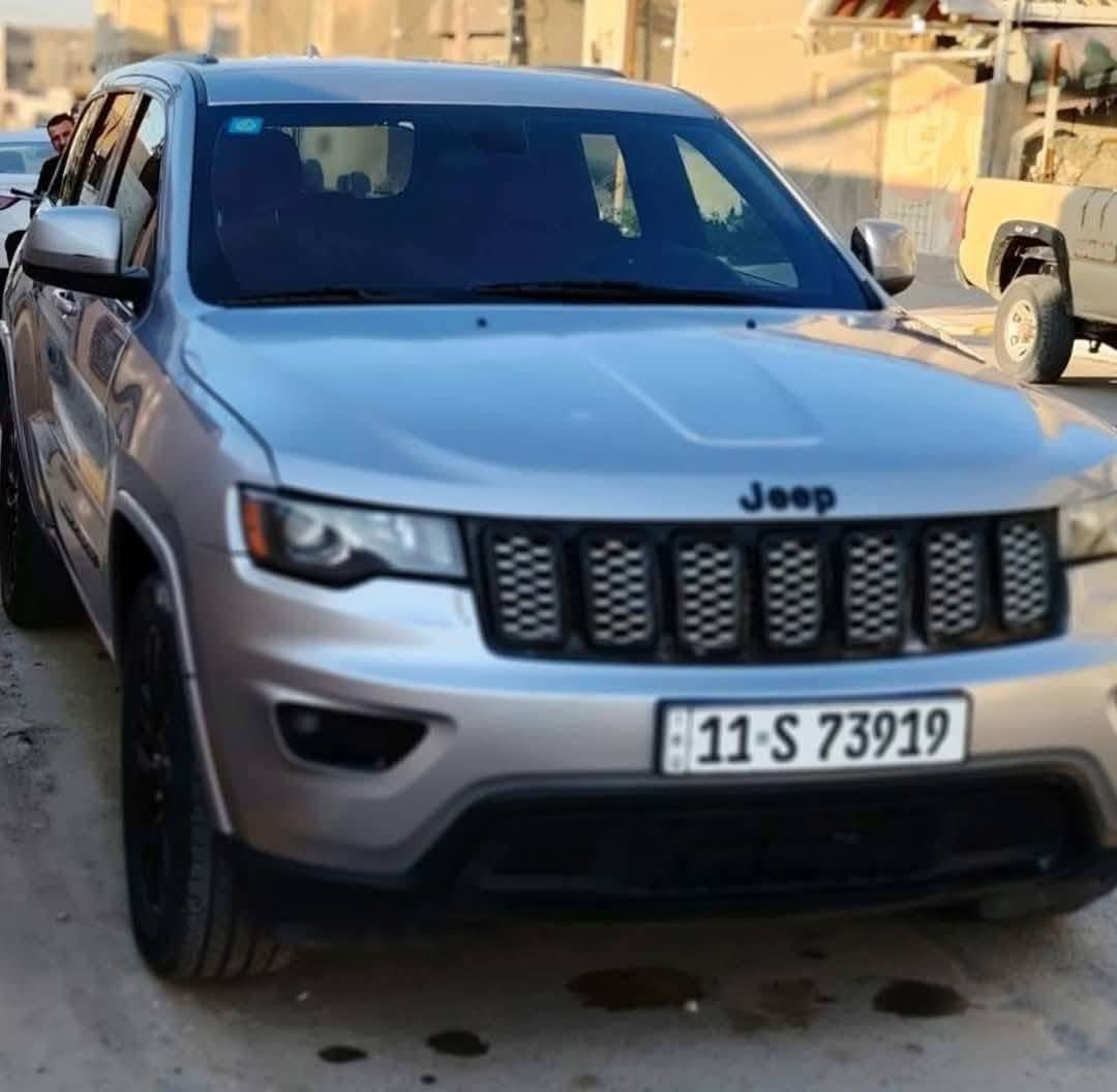 سلام عليكم
جيب  كراند شيروكي بلاك توب جديدة جداً 
1.مديل 2021
2.ماشيه 90 الف 
3. حجم المكينه 6 سلندر 6.V
4. رادارات خلفي 
5. كشنات جلد و شامو 
6. شاشه كبيره 
7. كامره خلفيه اصليه 
8. حساسات بلادي 
9. لايت + لايت زنون 
10. نظام سبورت نظام ايكو نظام مانع انزلاق 
11. بصمه + تشغيل عن بعد 
12. صندوق كهرباء 
13. نظام اقتصاد من توكف بالزدحام تطفي 
14. كشنات تتفئة + ستيرن تتفئه
15. مكان السياره كربلاء 
16. رقم بغداد بسمي
17. صور الحادث موجودة بل منشور
رقم الهاتف *********** 
السعر خاص أو تصال
