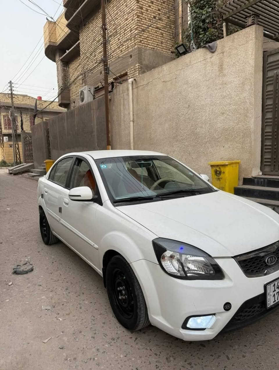 السلام عليكم للبيع كيا ريو خليجي مكينه 1600 موديل 2012  تحويل ثاني يوم رقم بصره الرقم الجديد كفاله ظربه وتبديل وصبغ  مكينه وكير تمام تبريد شغال السعر 88 وبيه مجال قليل الاتصال *********** العنوان البصره الجمهوريه الاولى
