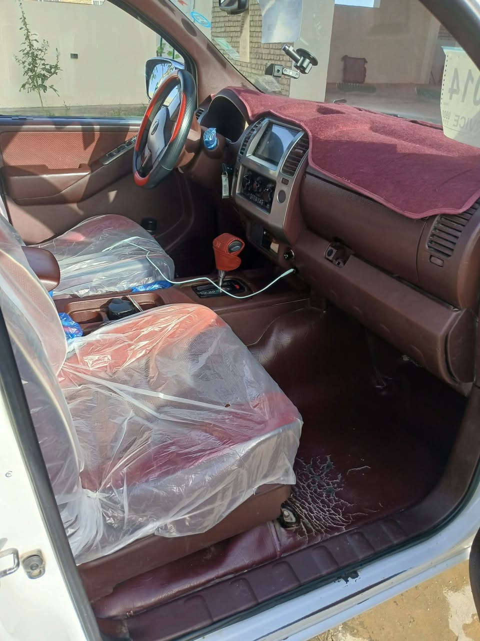 نيفاره للبيع جديده بمعني الكلمه مامتعوبه استخدام بيت حداديه من الطول للطول جديد تبريد ثلج محوره ٣٠٠٠ ام البطل   موديل ٢٠٠٨ مكفوله رقم ذي قار انكليزي  تحويل مباشر  المكان الشطره السعر ٩٠ بيه مجال جدا قليل حك الجيه الي جاد  بالشراء الرد    فقط  على الرقم. صاحب السياره     ***********  والله يرزق الجميع
