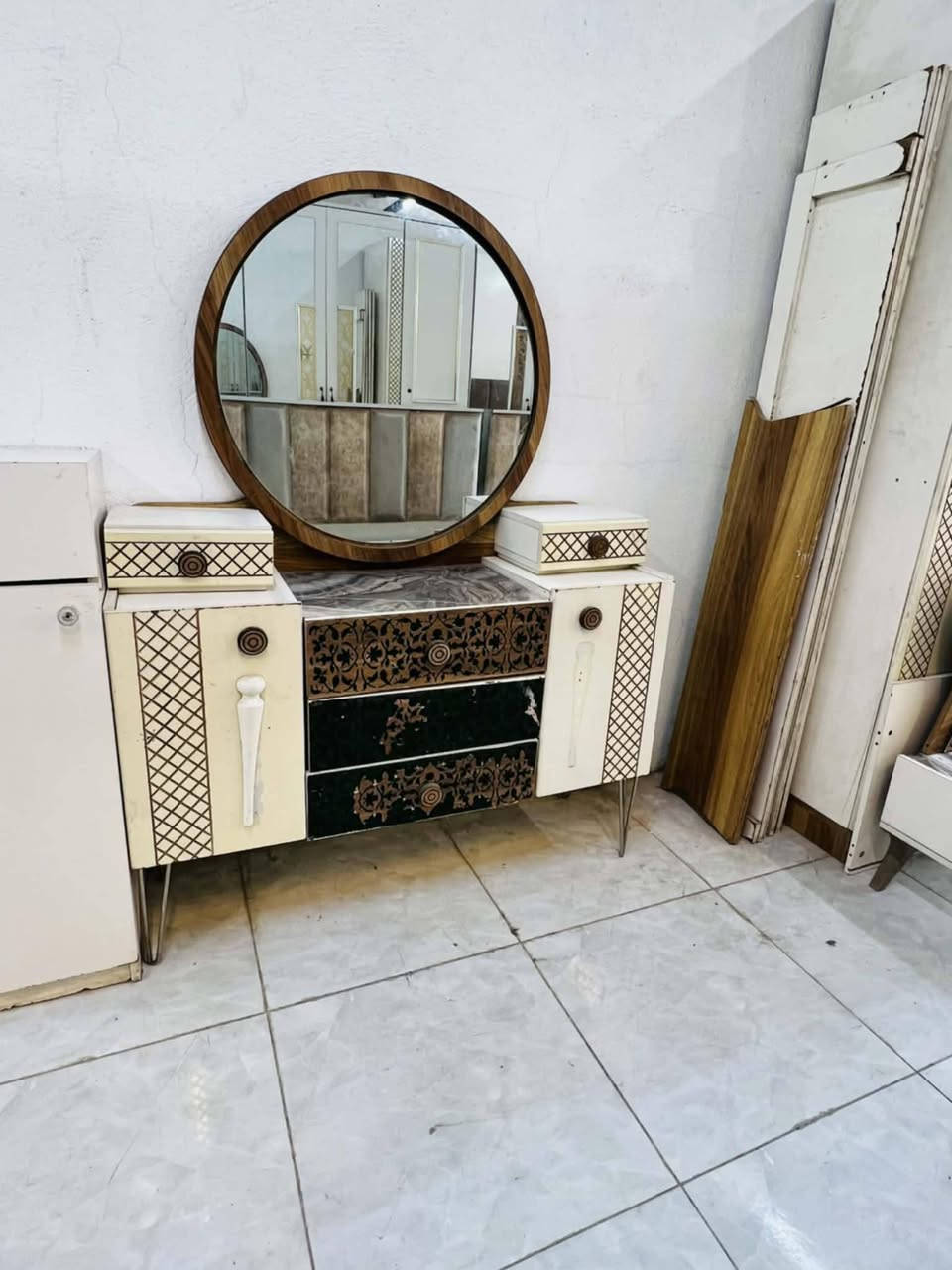 غرفه تركي عنوان بغداد نضافه 100/80توصيل مجاني داخل بغداد.. ومحافضات بكروا  سعر 450 ال شراي يتفضل وتساب ***********😍😍
