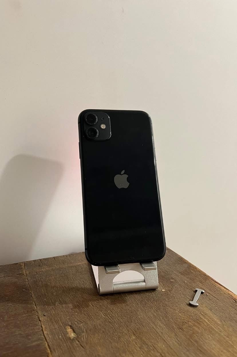 11 عادي 
ذاكر 64
تك
نموذجm
بطاريه 100
شاشه ثلاث خيارت 
مسدبل شاشه وبطاريه اصليك بيع 150 او مروسه


**إذا كنت صاحب هذا الإعلان وتريد حذفه لأي سبب، رجاءا أرسل رسالة إلى الدعم الفني**