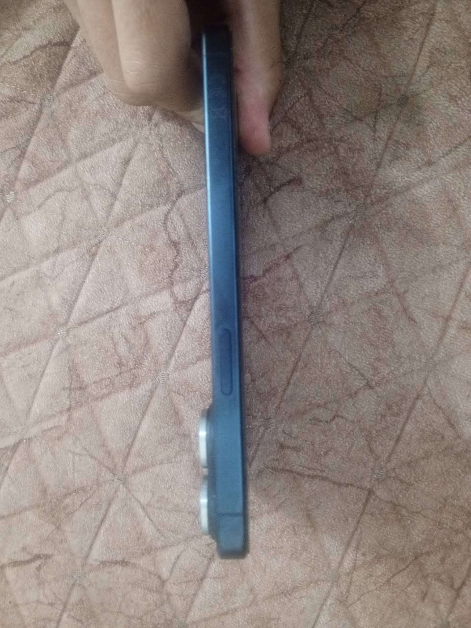 أيفون 15 برو  ماكس 
نضيف جداً مابي اي شي مثل ماموضح بالصورة 
السعر مليون ومية وبي مجال شي بسيط 
كارتونه وكيبل شحن كامل ملحقاته 
للستفسار الرقم : ***********
العنوان بغداد
