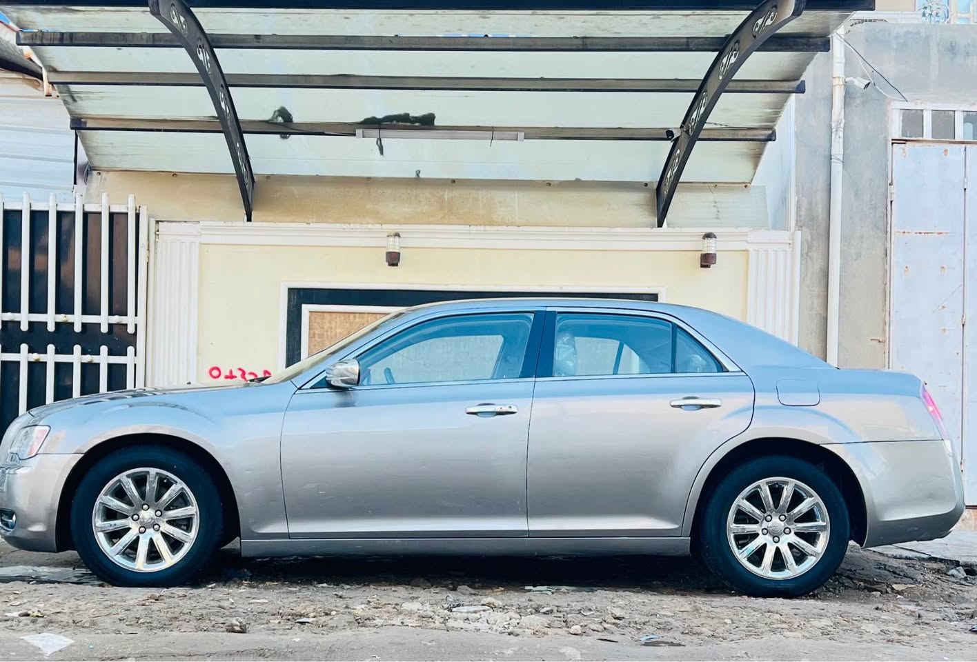 السلام عليكم اوباما موديل 2014 اصل رقم بغداد أنكليزي سنويه باسم اخوي تحويل مباشر مكفوله من الضربه بيه صبغ 4قطع بدون دواخل مكينه 3600تو ويل كير طياره دواخل بيجي كشنات جلد كهرباء شاشه جبيره كامره خلفيه ويل مكسيكي شفتات ستيرن فول عدا البانوراما سياره استخدام شخصي مكفوله مكينه كير حداديه تبريد تخم تاير مكاني ديوانيه سعره 165بيع فقط ت*********** ديوانية, القادسية
