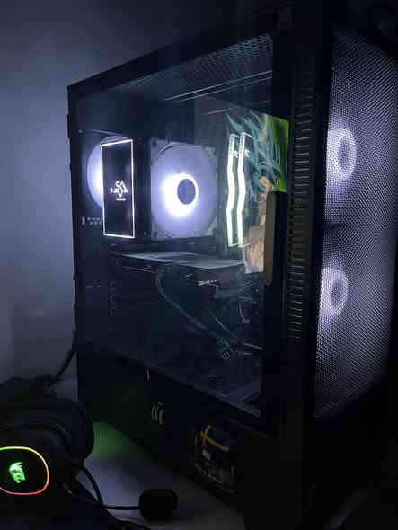 CPU : r5 5500
CPU COOLER : SNOWMAN MT620
GPU : RTX 3060 12gb
M.B : Gigabyte B550M Aorus Elite
RAM : T FORCE 2x8GB 3600mhz
M.2 : Samsung 990 pro 1TB
Psu : 650w bronze
Case : Antec NX410 V2
شاشة:
‏MSI G274QPF E2 (2k 1ms 180hz IPS 27 inch 
تواصل : *********** مكان بغداد
