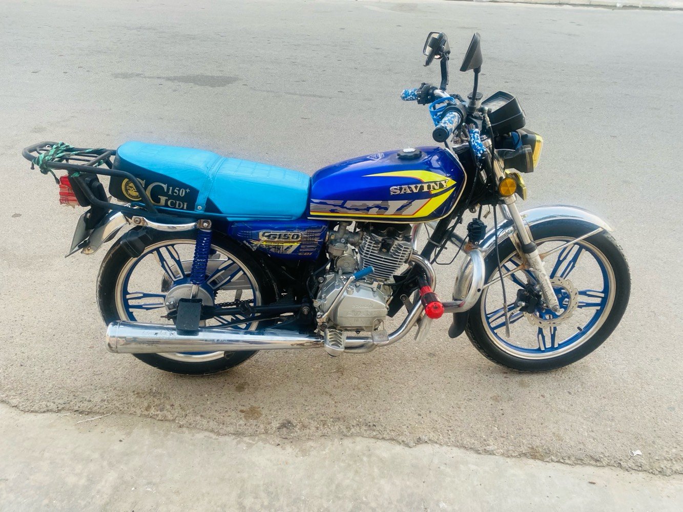 دراجه ايراني للبيع

مرقم سنويه  الرقم الإنكليزي. هزه جديده 



دراجه كلش نضيفه مبيه اي نقص

 ***********