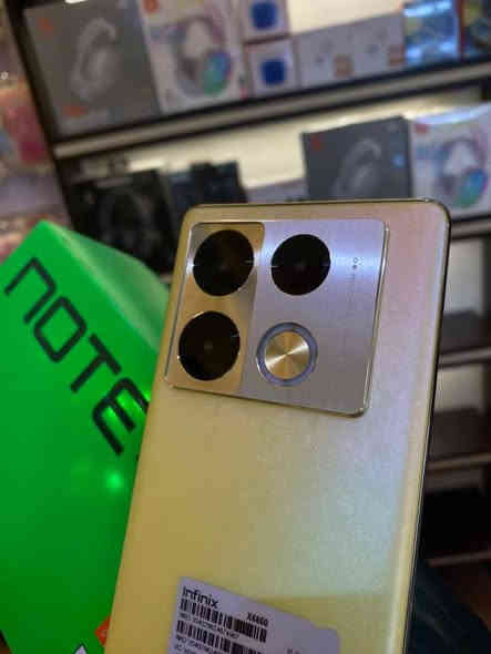 السلام عليكم
انفنكس note 40 pro 
ذاكرة // 256 
جهاز نظافته 100% 
عن الله مبدل دكمه مال تشغيل متعيب الجهاز
باقي الجهاز شغال من كلشي على اخر حباية
ملحقاته كاملة 

سعرة // 175 وبي مجال 🦦❤️😔

رمادي التأميم القادسية الثانيه

استفسار اخر // ***********
