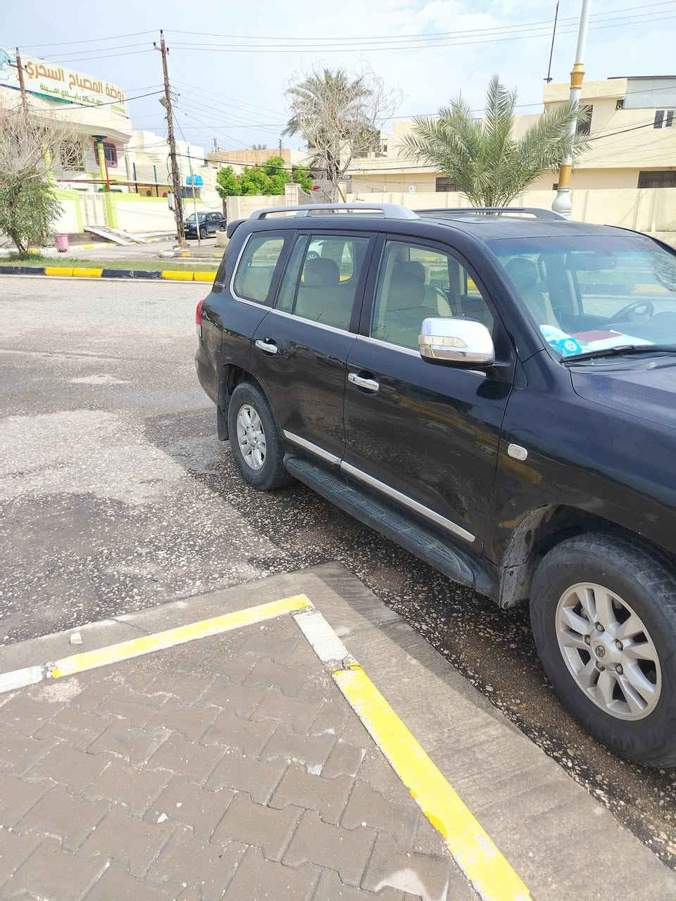لاند كروز ١١ ستينيه مكفول ماعدا بارد جاملغ خلفي رقم بغداد وباسمي شخصيا محرك طك صندوق كير صدر كله بلاد فول الفول والستين معروف
*********** سعر ٢٨٥ وبيها اشويه مجال واذا اكو مراوس توسان
