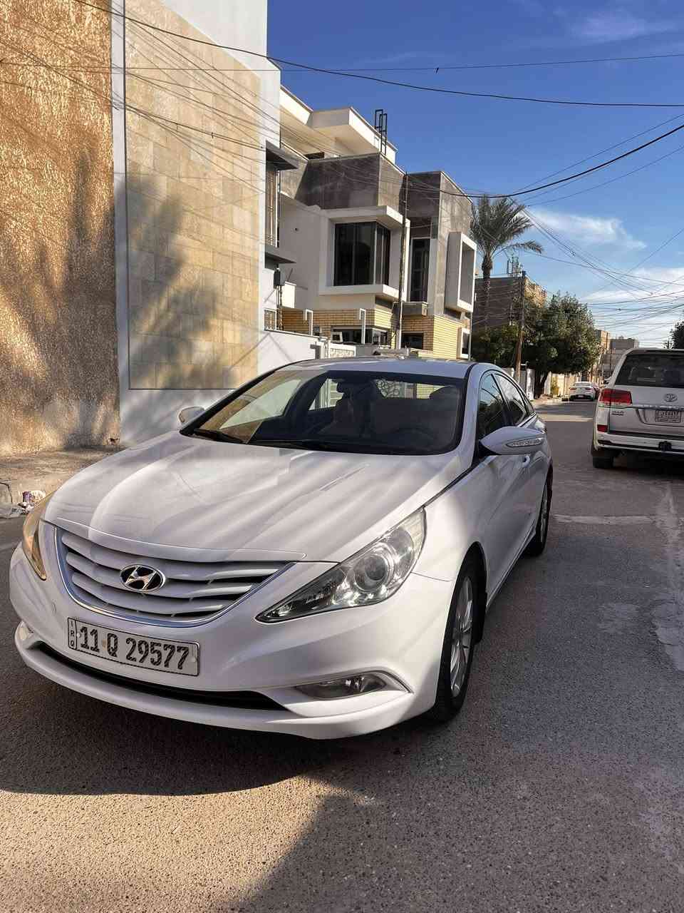 السلام عليكم 
سوناتا 2012 خليجي مواصفات الشركة 
مكفولة من الضربة والصبغ 
العامة قطعتين تبريد مكينة دوش 2400
تحكمات فول حساس خلفي  مري شفط 
خمسة ويل كب 
السيارة كلش جديدة ماشية 81 الف 
استلامة الشركة العامة على ايد وحدة 
 جاهزة من جميع النواحي 
كير ومكينة بلاديات على وضع الشركة 

رقم بغداد الدولي بأسمي

رقم الهاتف ***********
