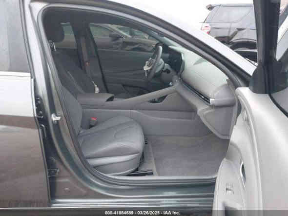 سلام عليكم النتره فول مديل 2024ماشيه 11الف السياره بدون شواصي وبدون دواخل بنيد مبدل لون ودعاميه لون بدون صبغ السياره بس خشم الجاملغ رقم بغداد الحسينيه ما متواجد على الفيس السعر 162$هاتف علي *********** البيع فقط
