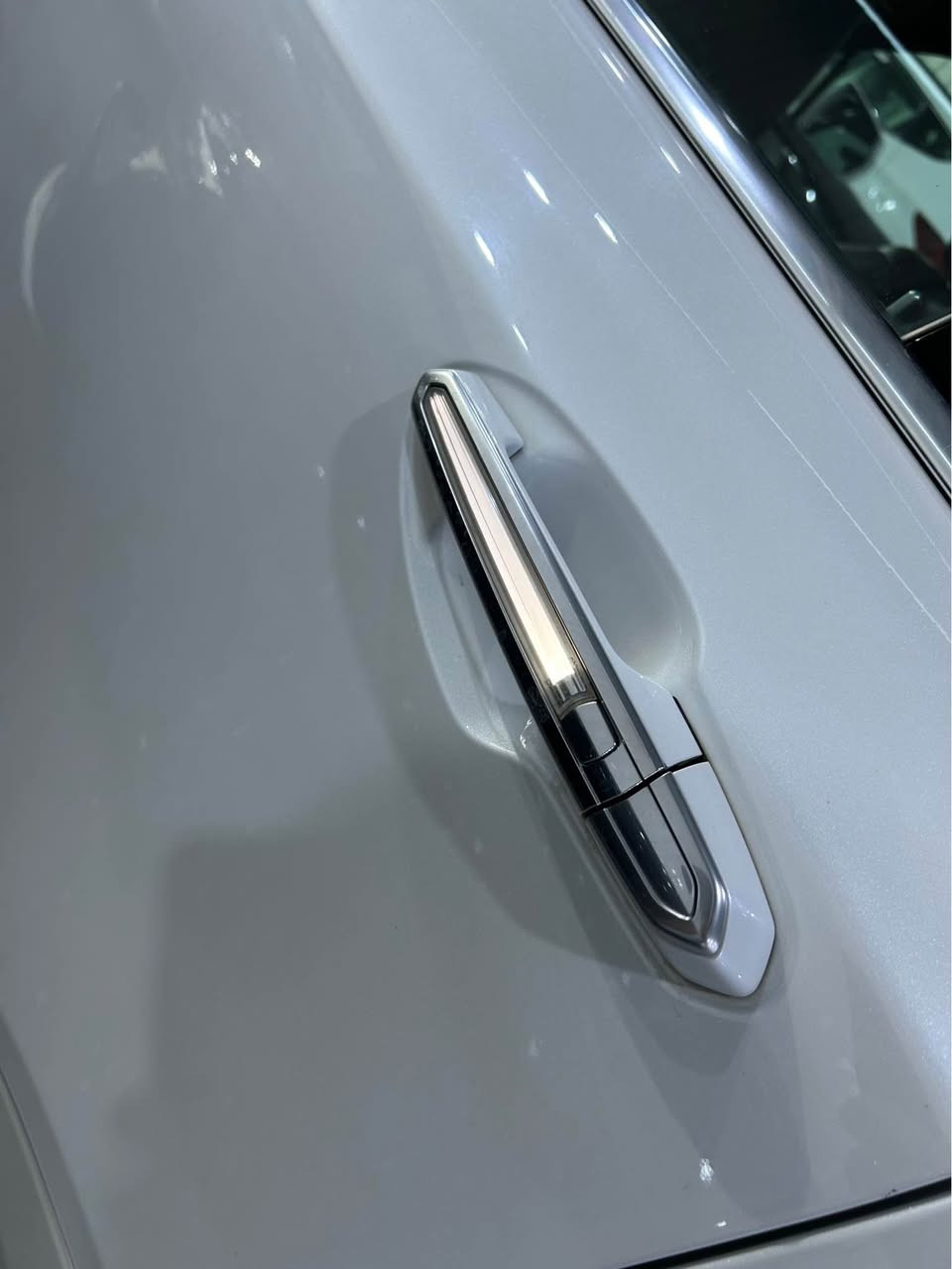 كاديلاك XT5 موديل ٢٠٢٠ رقم سنوي جديد بدون ضرر بدون صبخ بي بس تعديل بارد 
محرك ٢٠ توربو 🚀🚀
مواصفات 350T  فول فول للاخير
بصمة
تشغيل عن بعد
لايت ليد
لايت زينون
بگ لايت ليد
كشن جلد
كشن كهرباء
كشن ميموري
كشن هيتر 
استيرن كهرباء
بانوراما
بريك بصمة
صندوق كهربائي 
صندوق شاپ
سماعات BOOS
***********
سعر 185 بي مجال
للبيع او مراوس كركوك, العراق
