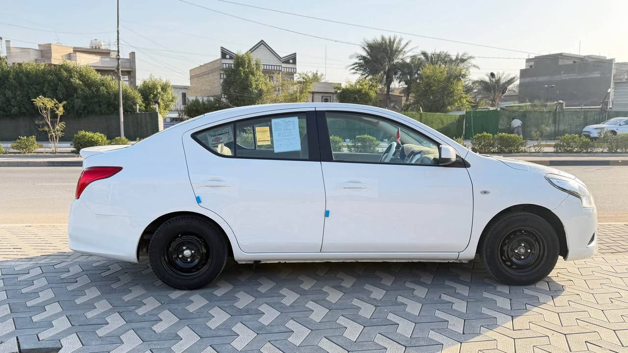 سلام عليكم نيسان سني 2019 ام البليته الزركه بيها صبغ ربع الباب والهلال مال جاملغ كير مكينه مكفولات صدر امامي خلفي جديد تخم تاير جديد تبريد تدفئه شغالات مكاني بغداد البياع
السعر 103 وبيها مجال 
*********** بغداد, العراق
