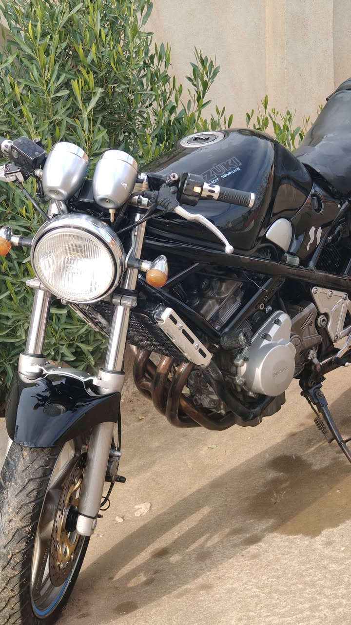 للبيع بانده عادي فول مواصفات كفاله عامه وضع شركه مبرمجه فصله فوللل مكفوله من التايه ل تايه سعر مليون عنوان موصل الجانب الايمن مكلف بل نشر رقم صاحب الدراجه ***********
