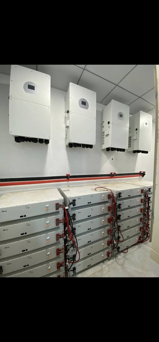 السلام عليكم إلى الإخوة المقاولين وأصحاب المكاتب الهندسية في [مدينتك - النجف/كربلاء].. لرفع قيمة مشاريعكم وتوفير "راحة البال" لزبائنكم! 🤝🏗️️
هل تبحث عن شريك تقني يخلصك من مشاكل منظومات الطاقة الشمسية؟ نحن في [MAX SMART] نوفر لك ولعملائك أنظمة طاقة شمسية ذكية بمواصفات عالمية تليق بمشاريعكم المتميزة.
​لماذا نحن الخيار الأفضل لمشاريعكم؟
✅ براندات عالمية: نعتمد أرقى المناشئ (Deye & EVE) لضمان أداء يدوم لسنوات.
✅ ضمان يصل لـ 15 سنة: ضمان حقيقي بالاستبدال والصيانة يرفع ثقة العميل بمشروعك.
✅ كادر هندسي متخصص: نتكفل بالدراسة، التأسيس، والتركيب.. أنت فقط استلم العمل جاهزاً.
✅ شراكة مربحة: نوفر لكم أسعاراً تفضيلية (جملة) أو عمولات مجزية تضمن حقكم كشركاء نجاح.
​دعونا نجعل من مشاريعكم "بيوت المستقبل" الذكية والمستدامة.
​📍 موقعنا: [نجف الاشرف _ وكربلاءالمقدسة ]
📞 للتواصل والاستفسار عن أسعار الشراكة: [***********]
