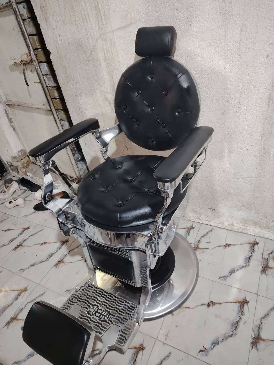 السلام عليكم كراسي عدد2 ومرايات 2 مكان بابل مدينه القاسم *********** ***********
